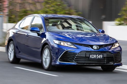 Toyota Camry 2021 ra mắt tại Australia, giá từ 23.921 USD
