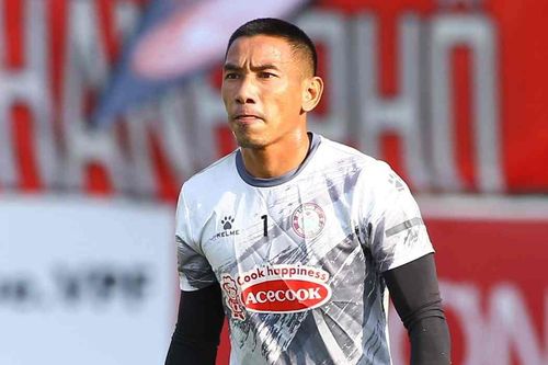 'Thanh Thắng không húc gãy răng trợ lý trọng tài'