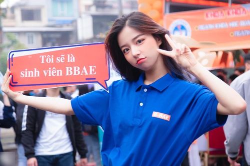 Cô gái gây chú ý trong ngày hội tuyển sinh