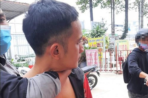 Tên cướp đòi quan hệ tình dục với nạn nhân mất iPhone