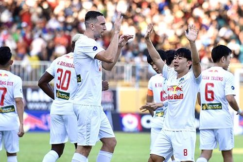 7 năm để HAGL thách thức quyền lực bầu Hiển