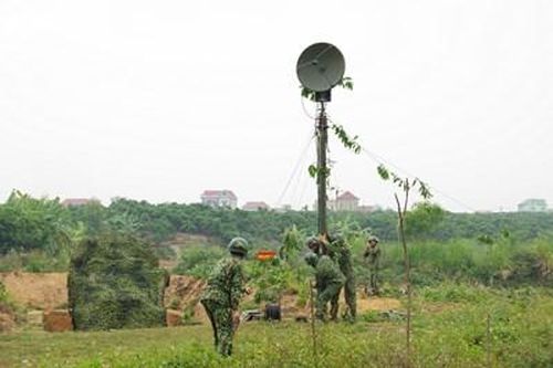 Phát huy truyền thống, kiên cường vượt khó đi lên