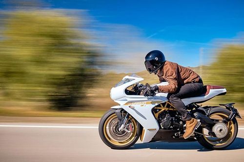 'Bạch công tử' MV Agusta Superveloce S 2021 tới 650 triệu đồng