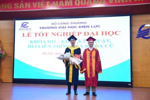 Trường ĐH Điện lực trao bằng Cử nhân chính quy cho gần 900 SV khóa D11 và D13