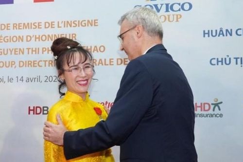 CEO Vietjet Nguyễn Thị Phương Thảo nhận Huân chương Bắc đẩu bội tinh