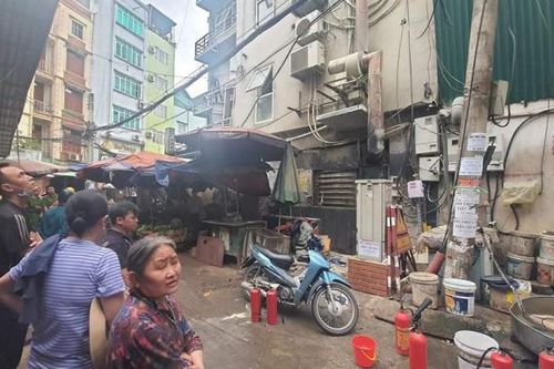 Hà Nội: Quán bún chả trên đường Trần Thái Tông bất ngờ bốc cháy