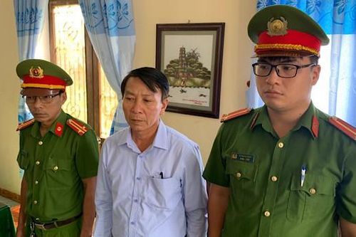 Khởi tố, bắt giam nguyên Chủ tịch xã tham ô gần 1 tỷ đồng