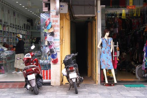 Cận cảnh những con ngõ siêu nhỏ của phố cổ Hà Nội