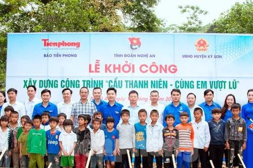 Khởi công cầu dân sinh 'Công trình thanh niên - Cùng em vượt lũ'