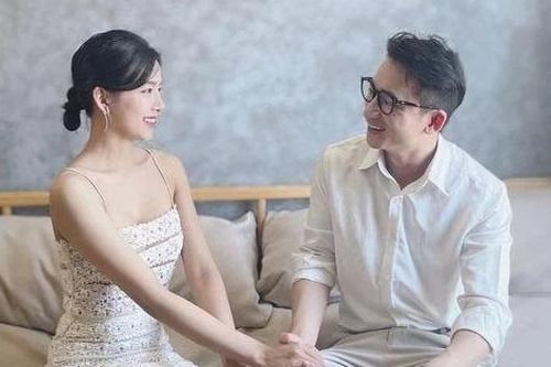 Showbiz 15/4: Phan Mạnh Quỳnh 'chơi lớn' khi tổ chức đám cưới ở quảng trường tại Nghệ An