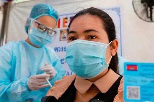 Một tuần hơn 1.000 ca COVID-19 mới, Campuchia chạy đua với thời gian để ngăn thảm kịch