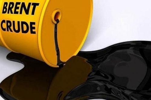 Giá dầu Brent vượt mức 66 USD/thùng lần đầu tiên từ giữa tháng 3