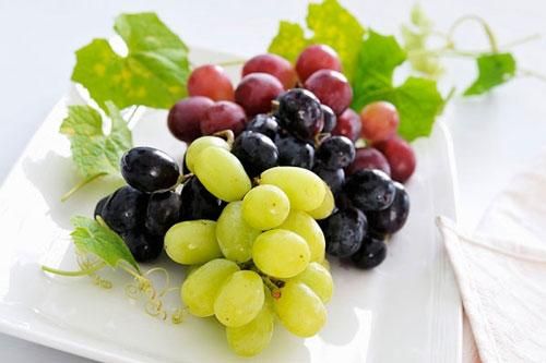 Bí quyết chọn nho tươi ngon, không ngâm hóa chất bằng mắt thường mẹ nào cũng nên biết để không bị lừa