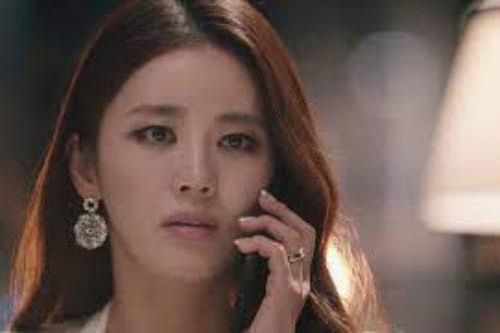 Vừa đến nhà ngoại chồng đã hối thúc đi về, tôi chết sững khi nghe anh tiết lộ lý do liên quan đến chị gái mình