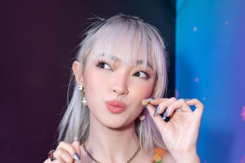 Châu Bùi đăng ảnh hồi nhỏ chứng minh chưa từng đụng chạm dao kéo trên mặt