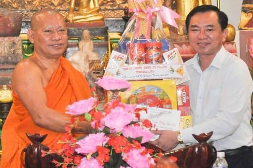 Bạc Liêu: Lãnh đạo các cơ quan chúc Tết Chôl Chnăm Thmây đến các tự viện