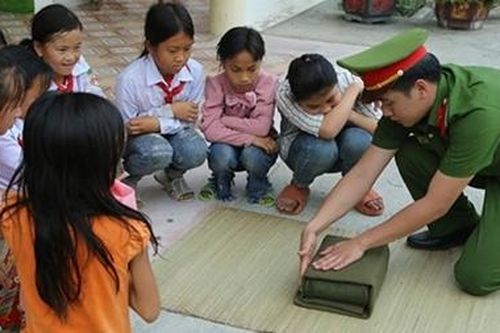 Tuổi trẻ Học viện CSND chung sức vì cộng đồng tại Mường Lát
