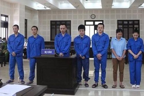 Tổ chức cho hàng chục người Trung Quốc nhập cảnh, ở 'chui' để đánh bạc
