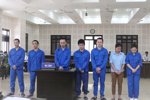 17 năm tù giam cho 2 phụ nữ đưa người Trung Quốc nhập cảnh trái phép để đánh bạc