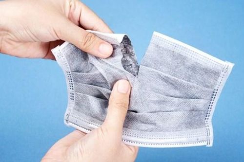 Khẩu trang 'bẩn khủng khiếp' sau nửa ngày sử dụng