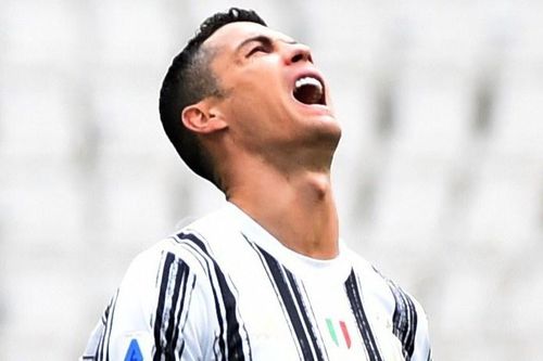 Luca Toni chỉ trích Ronaldo