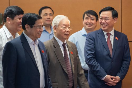17 ủy viên Bộ Chính trị ứng cử đại biểu Quốc hội