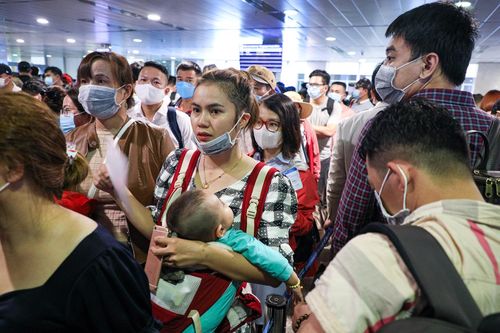 Tân Sơn Nhất đón 22.000 khách trong cao điểm sáng