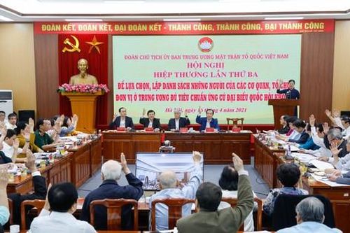 17/18 ủy viên Bộ Chính trị tham gia ứng cử đại biểu Quốc hội khóa XV