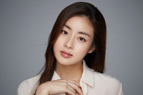 Tình cũ Hyun Bin, Kang Sora đã sinh con đầu lòng