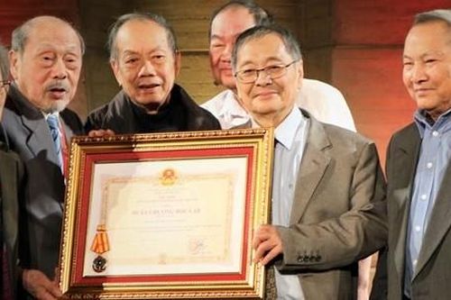 Kiều bào và bạn bè Pháp tin tưởng Việt Nam tiếp tục đạt được những thành tựu mới