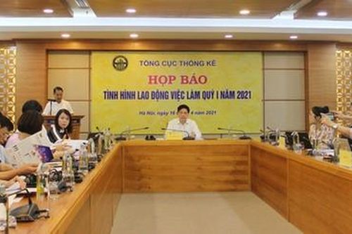 Covid-19 khiến thị trường lao động Việt Nam quý I/2021 chìm trong 'gam màu xám'