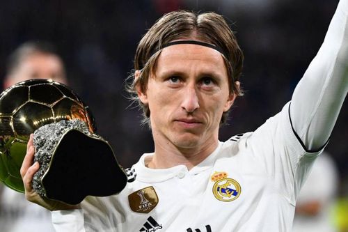 Tiền vệ Luka Modric gia hạn hợp đồng với CLB Real Madrid