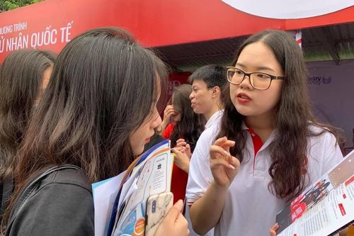Năm 2021: Vì sao học phí một số trường đại học tăng cao?