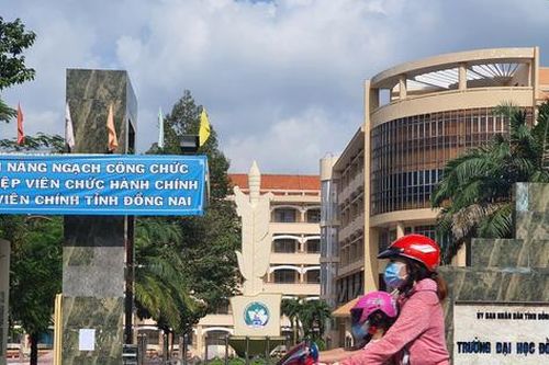 Cách hết chức vụ trong Đảng đối với Hiệu trưởng Trường Đại học Đồng Nai