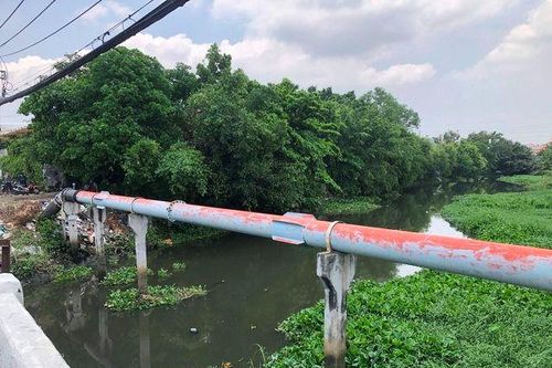 Phát hiện người đàn ông tử vong dưới gầm cầu