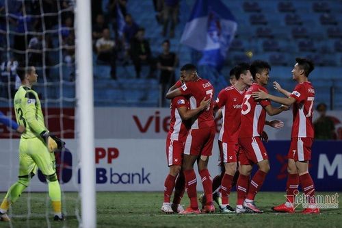 Đánh bại Quảng Ninh, Viettel phả hơi nóng vào gáy HAGL