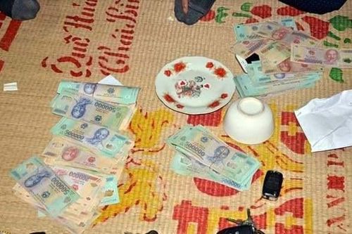 Vụ 3 cán bộ ở Quảng Trị đánh bạc với doanh nghiệp: Phạt 200 triệu