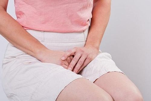 Thiếu nữ có bộ phận sinh dục giống đàn ông