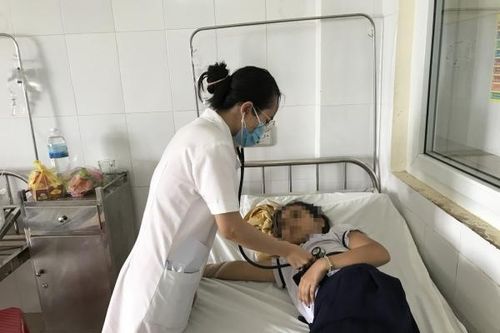 34 học sinh nhập viện cấp cứu sau khi chơi đất nặn