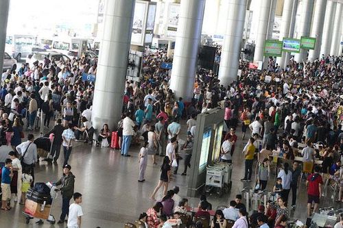 Sân bay Tây Sơn Nhất ứng phó ra sao khi khách tăng đột biến?