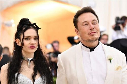 Musk và bạn gái sẽ là cặp đôi kết hôn đầu tiên trong không gian?