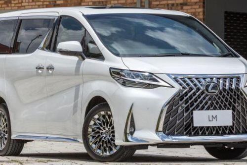 Cận cảnh Lexus LM 350 sang trọng, giá 6,42 tỷ đồng