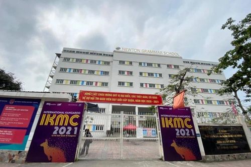 Hà Nội: Hàng loạt học sinh trường Newton và Pascal nghi bị ngộ độc phải nhập viện