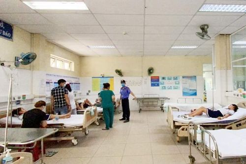 Đà Nẵng: Tăng cường kiểm tra hàng hóa bán trước cổng trường học