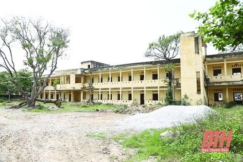 Xây dựng cơ sở vật chất trường, lớp học - nhìn từ thực tiễn: Nghịch lý trong đầu tư