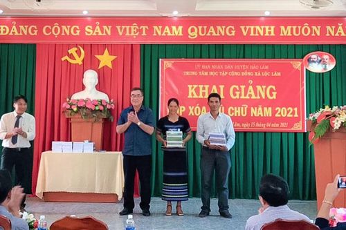 Bảo Lâm: Gần 70 học viên đồng bào dân tộc thiểu số tham gia lớp học xóa mù chữ