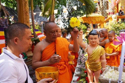 TP.HCM: Lễ Tắm Phật mừng Tết cổ truyền Chôl Chnăm Thmây