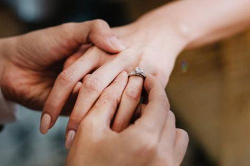 Kết hôn rồi ly hôn 7 lần một tháng để hưởng đủ ngày phép