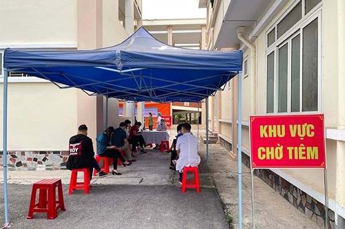 50 người đầu tiên được tiêm vắc xin COVID-19 tại Cao Bằng