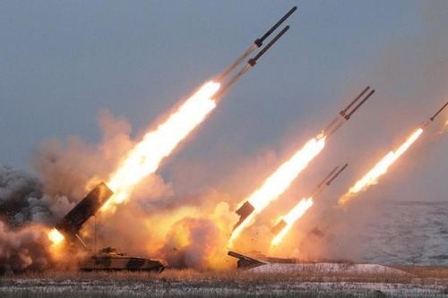 'Hỏa thần nhiệt áp' TOS-1A được Nga triển khai sát biên giới